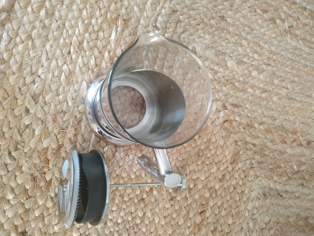Cafeti&egrave;re et th&eacute;i&egrave;re &agrave; piston INCASA Electroménager