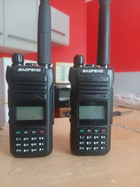 TALKIES WALKIES 10 W. 100 euros  les 2 Roussillon (38)