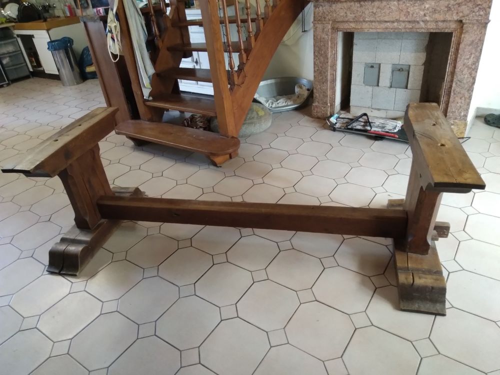 table monast&egrave;re Meubles