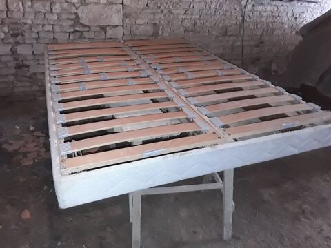SOMMIER � LATTES  140 T�TE ET PIED  RELEVABLES 40 Mauz�-sur-le-Mignon (79)