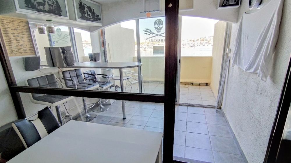 Vente Appartement LE CAP D'AGDE : Situé sur l'île des pêcheurs: GARAGE + APPARTEMENT: 1 ère ligne vue sur la sortie du port. Le cap d agde