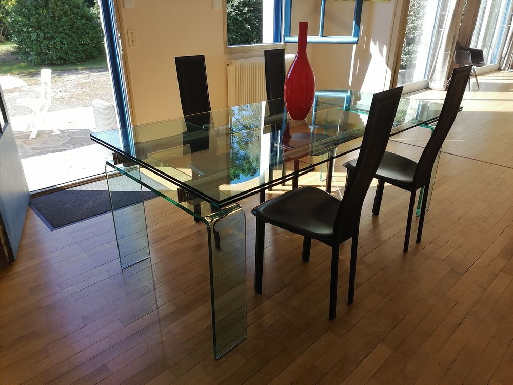Table en verre + 4 chaises Meubles
