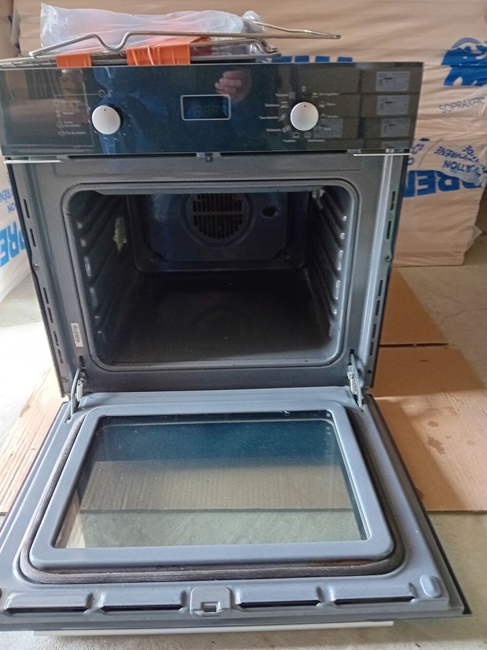 Four encastrable Electroménager