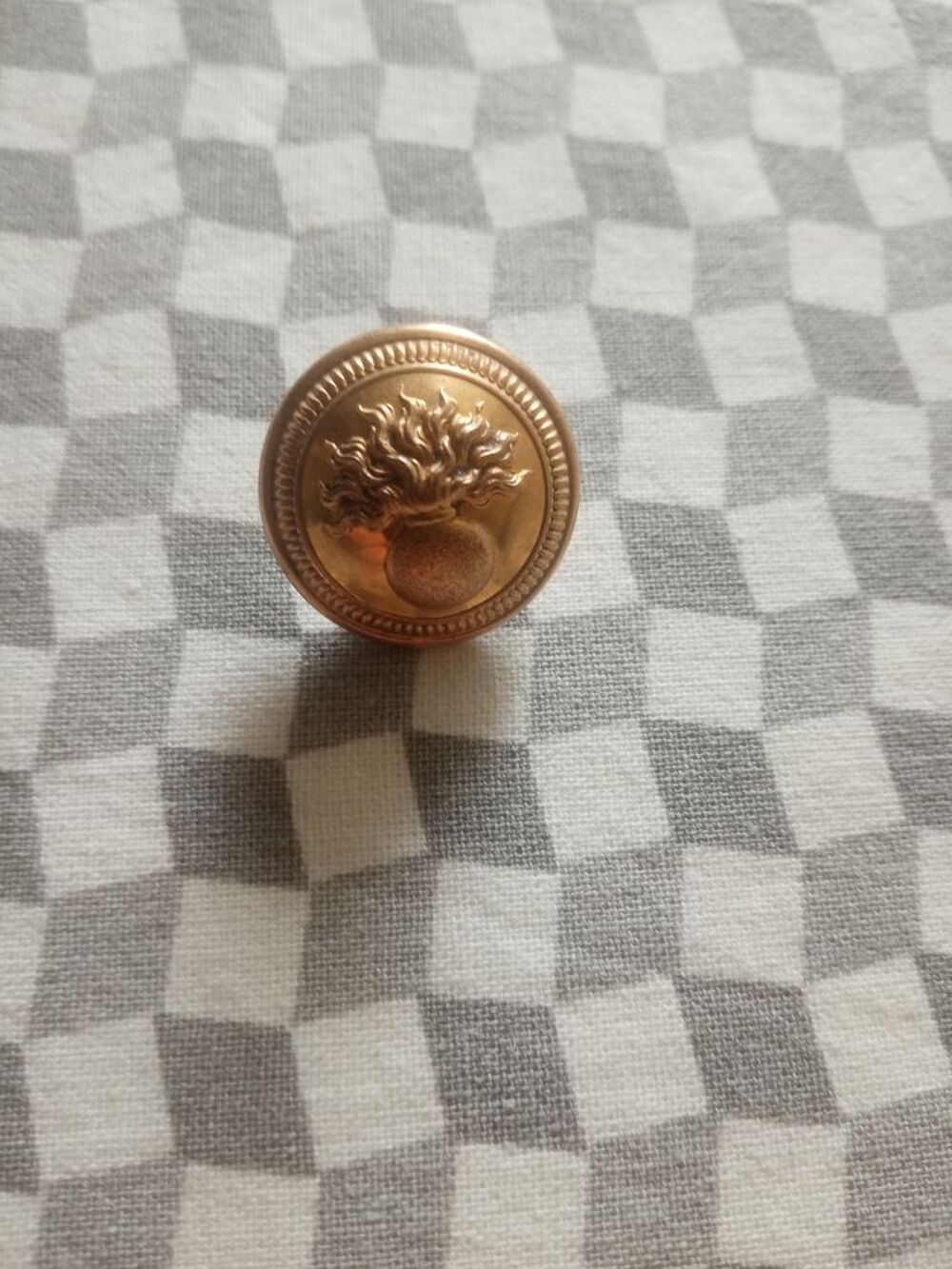 Bouton d'uniforme militaire 