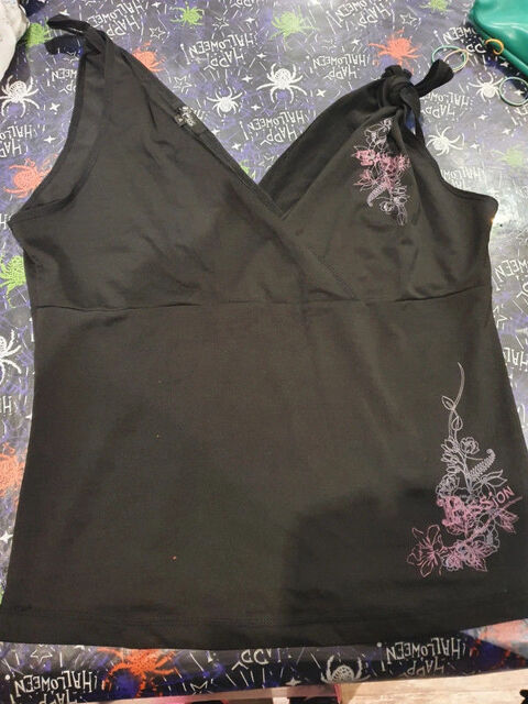 D�bardeur noir avec fleur rose et gris 3 Aubvillers (80)