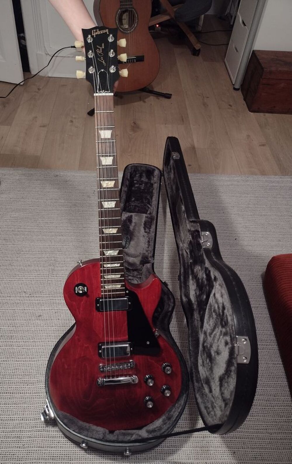 GIBSON Les Paul Studio 70s Tribute 2012 + &eacute;tui Instruments de musique