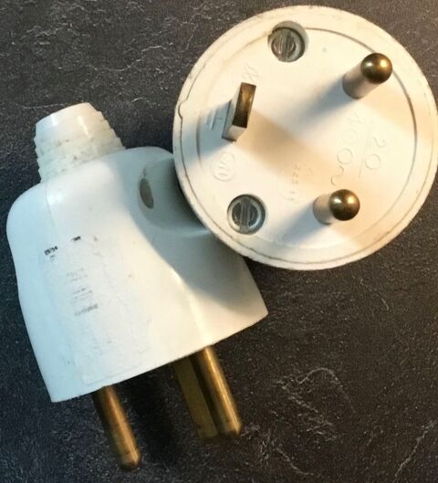 Lot de 2 prises mâle 20 ampères Zuytpeene (59)