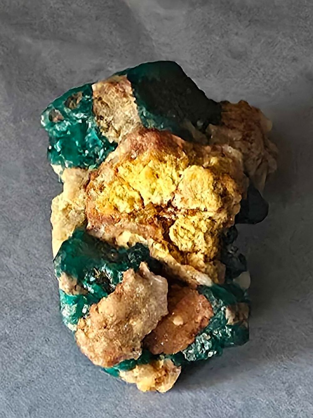 Dioptase Cristallis&eacute;e sur Matrice-Splendide Vert Emeraude du Katanga (10g) 