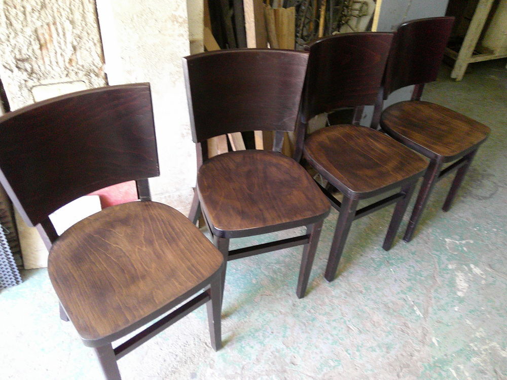 26 chaises de bistrot anciennes Meubles