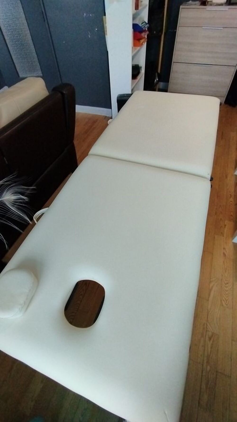  table de massage. Meubles