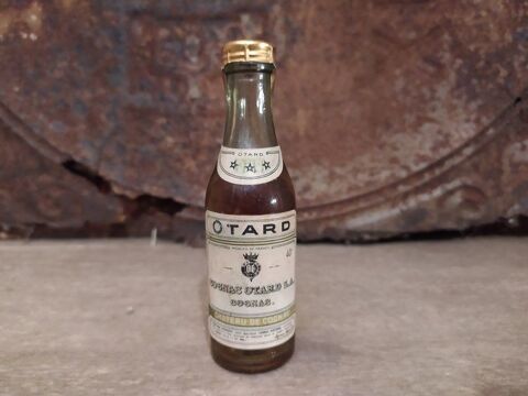 Ancienne Mignonnette Cognac Otard Ch�teau de Cognac 
0 Loches (37)