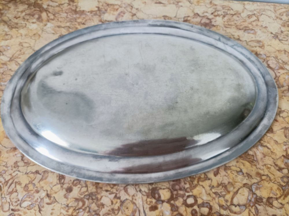 Plat Oval en M&eacute;tal Argent&eacute; Décoration