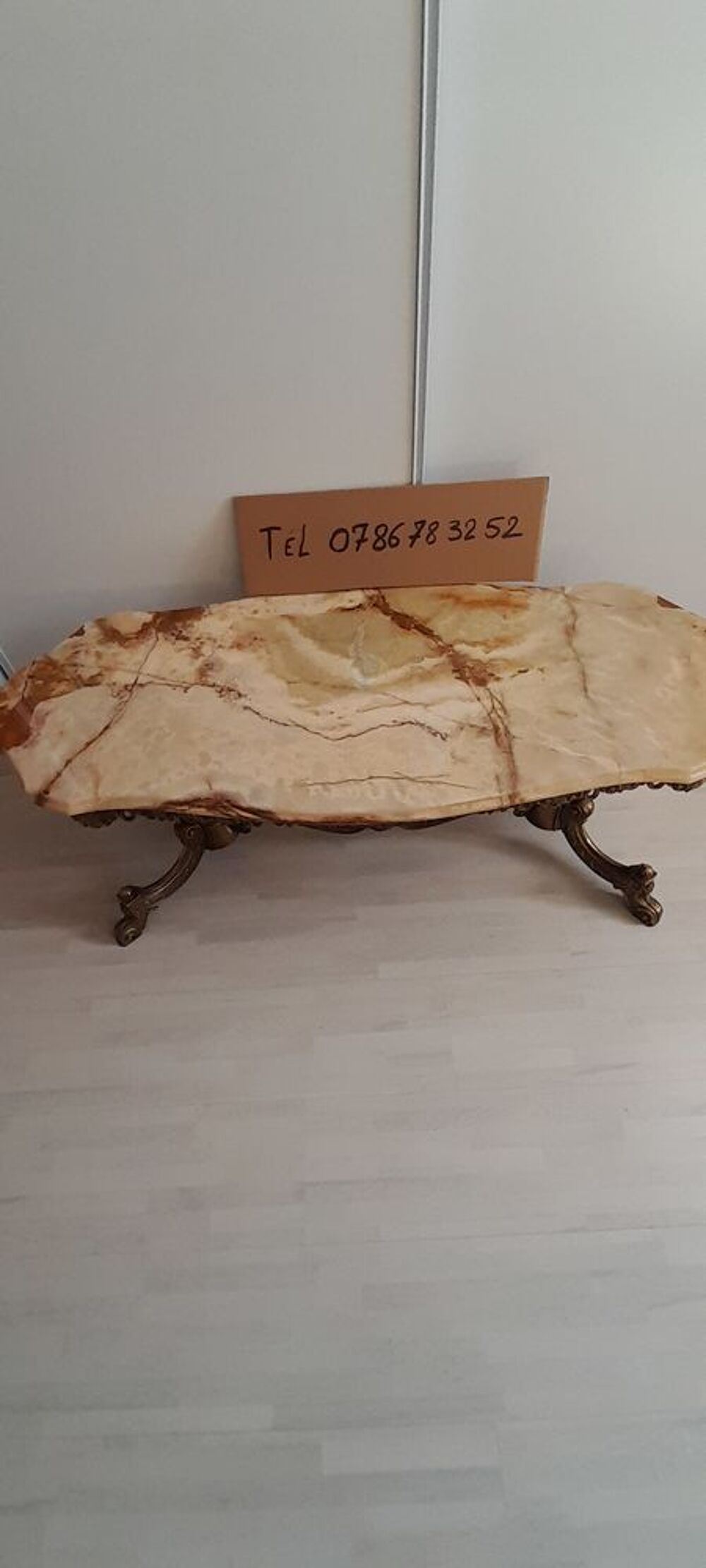 Table salon marbre.. Meubles