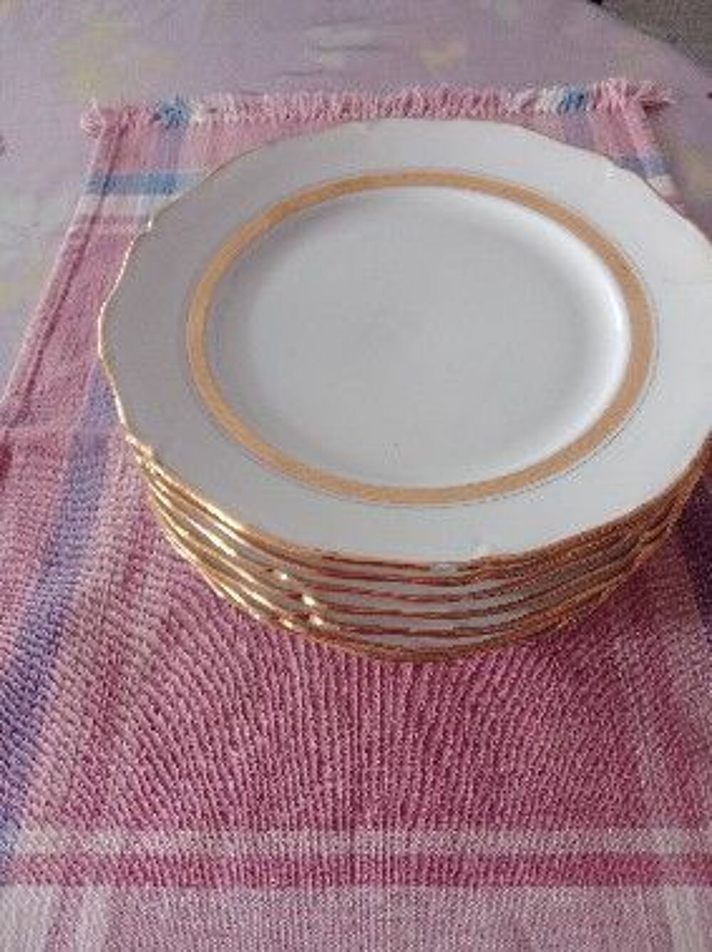 ASSIETTES DESSERT PORCELAINE BLANC OR . Décoration