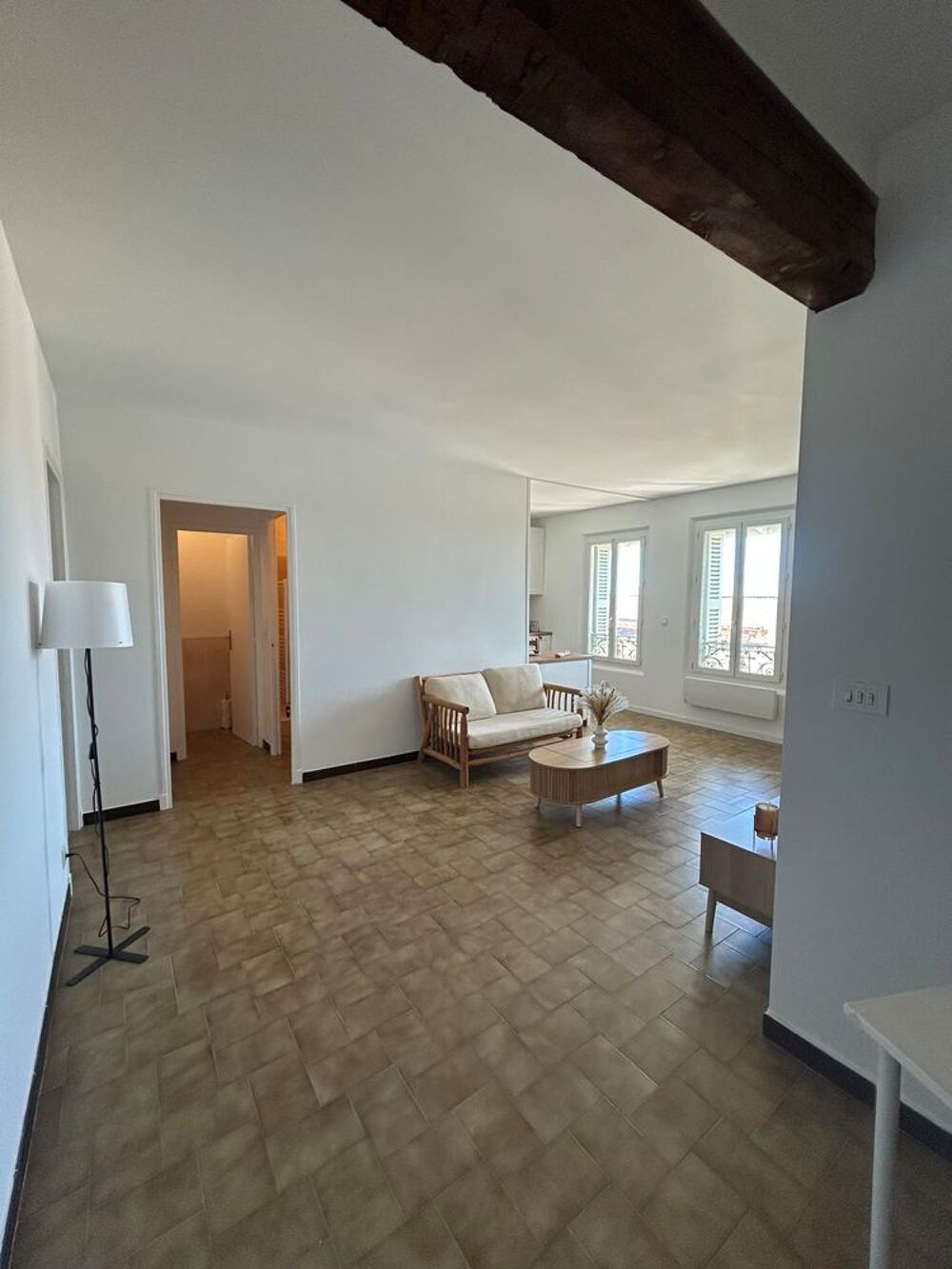 Location Appartement T2 vue mer, rénové, lumineux, en centre-ville Hyères