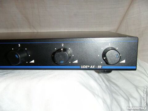 AMPLIFICATEUR DE SONORISATION UDE  AX-59 120 La Celle-sur-Morin (77)