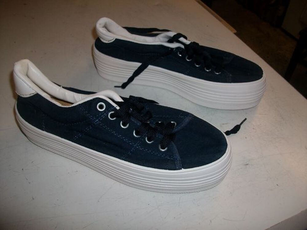 Basket en toile Marine pointure 38 &agrave; 3 € Chaussures