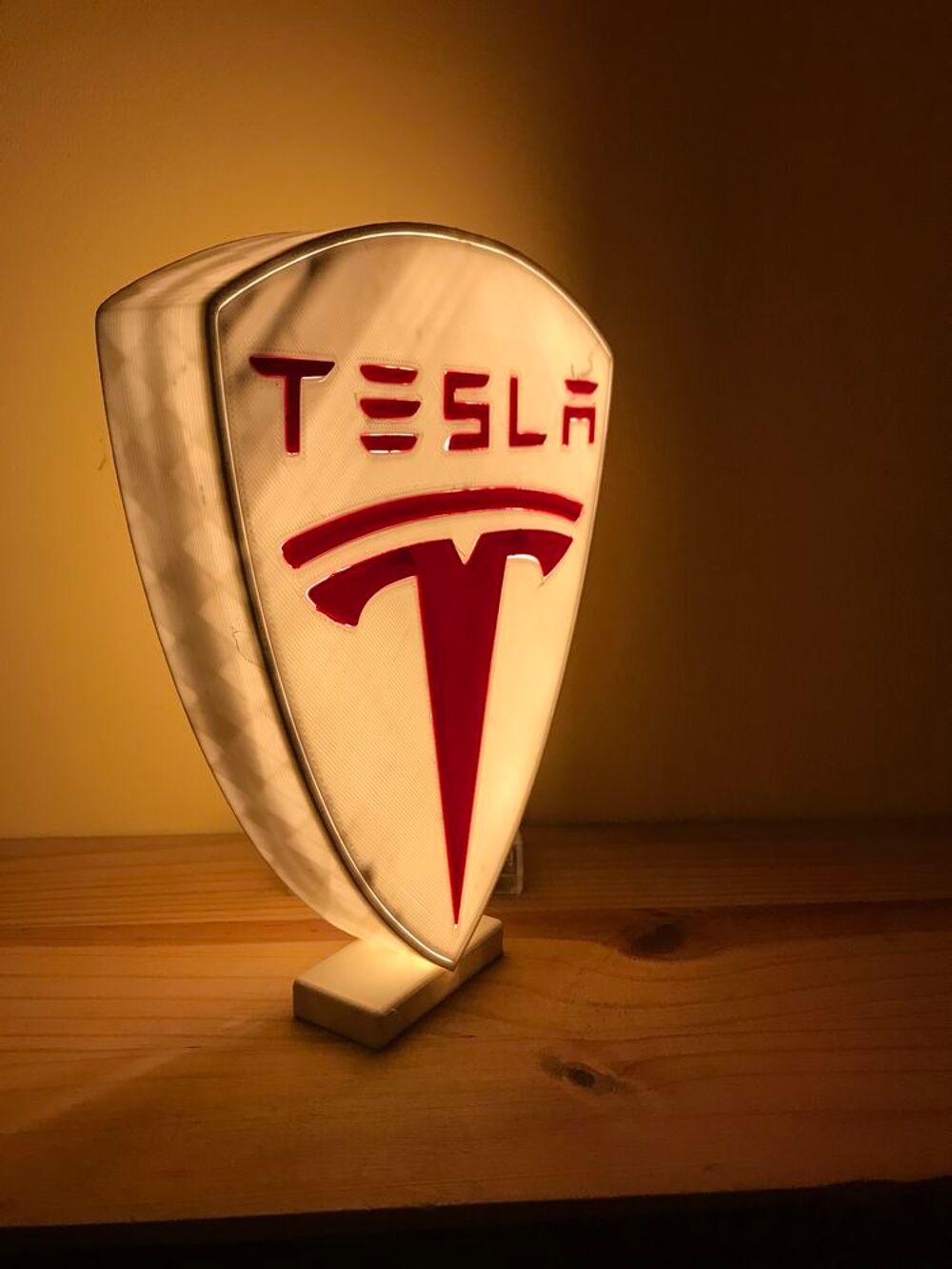 Lampe LOGO TESLA &eacute;clairage leds &agrave; piles Décoration
