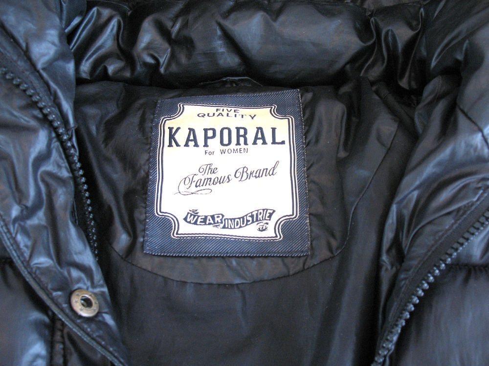 DOUDOUNE KAPORAL TAILLE XS (TAILLE 34)
Vêtements