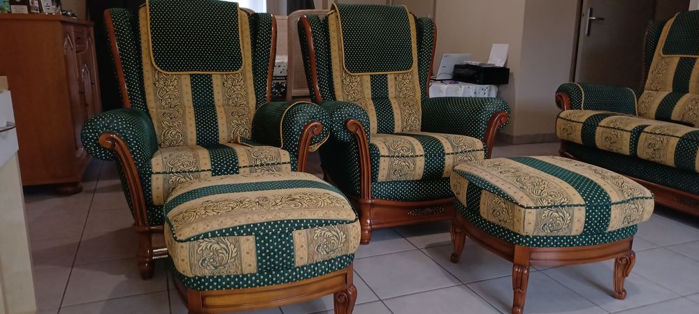 Canap&eacute;, 2 fauteuils 2 repose-pied (pouf) Meubles