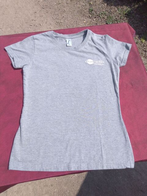 T-shirt gris fun radio taille S neuf jamais port� 3 Avermes (03)