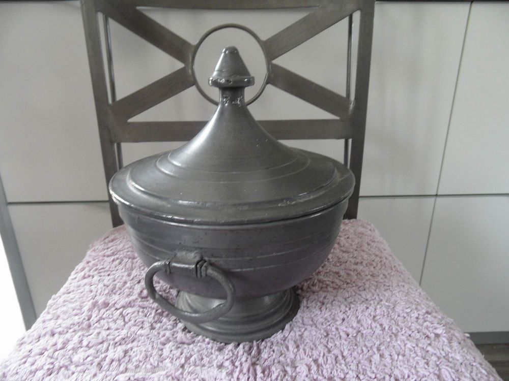 Soupi&egrave;re en &eacute;tain Cuisine
