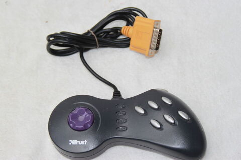 Manette de jeux Trust 3 Montigny-Lencoup (77)