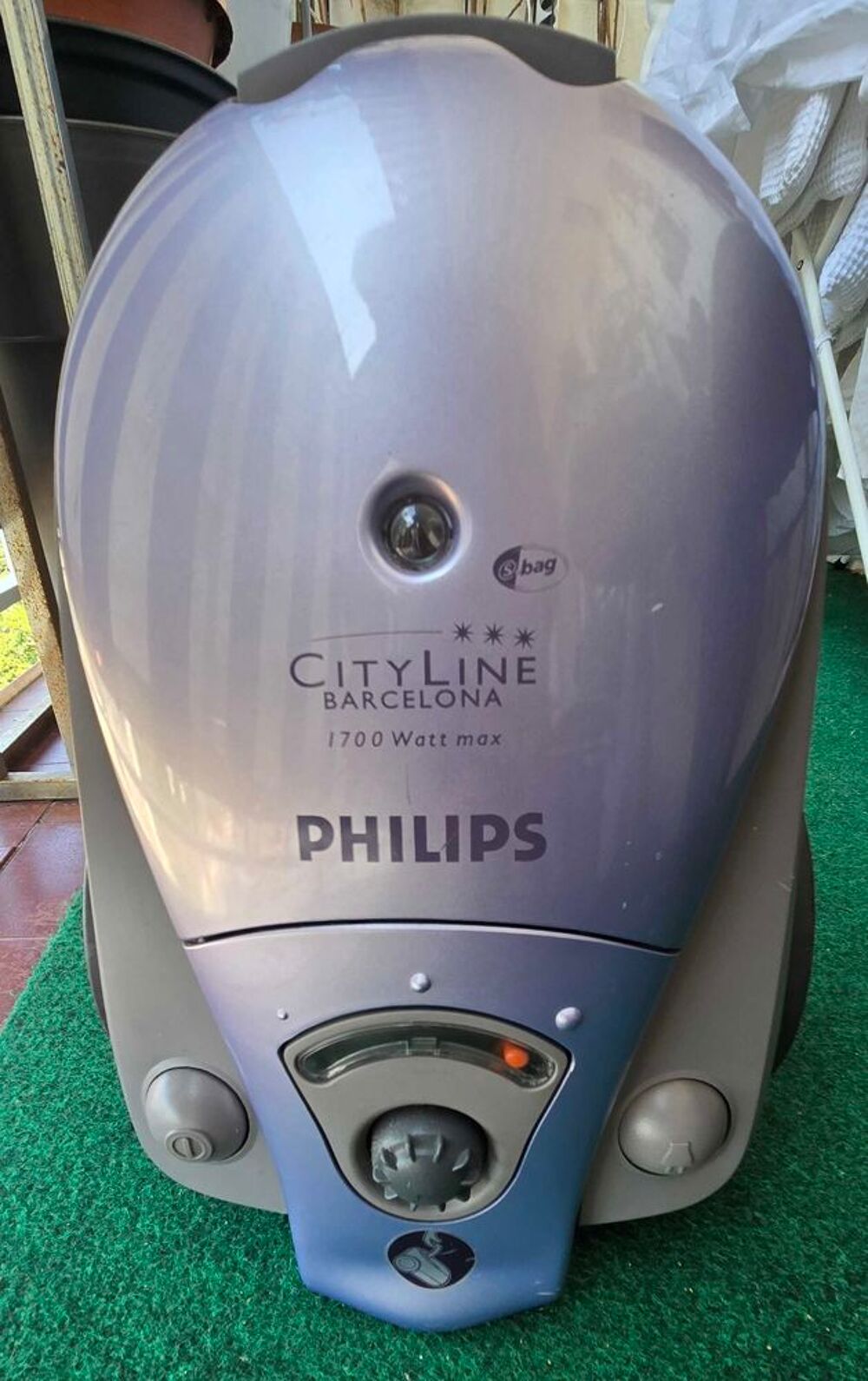Aspirateur Tra&icirc;neau Philips City Line Electroménager
