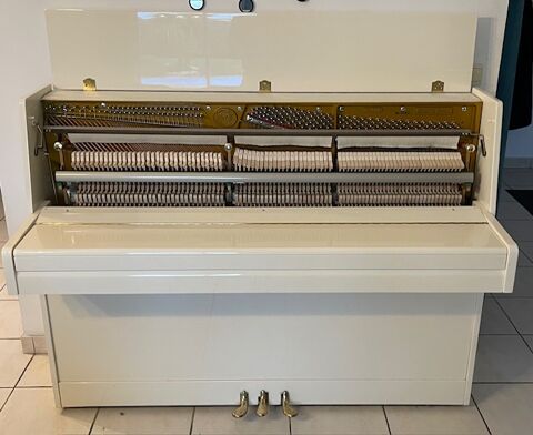 PIANO DROIT Georges Steck Laqu� ivoire
500 Montaigu (85)