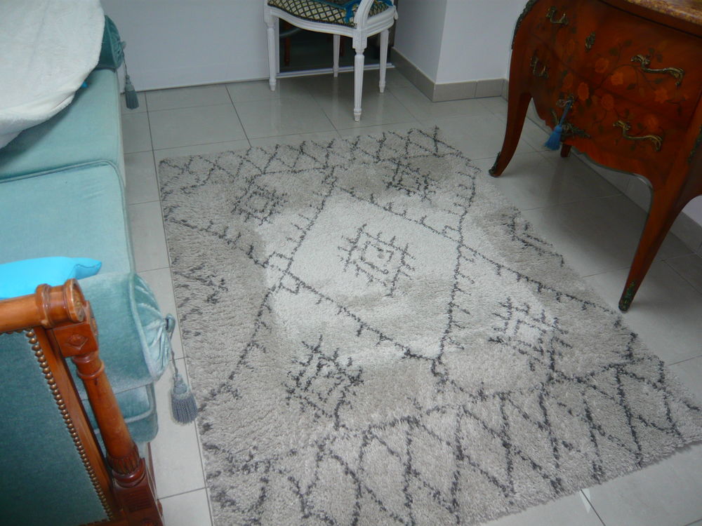 tapis de laine boucl&eacute;
Décoration