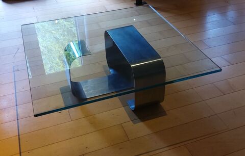   Table salon design verre et acier. 