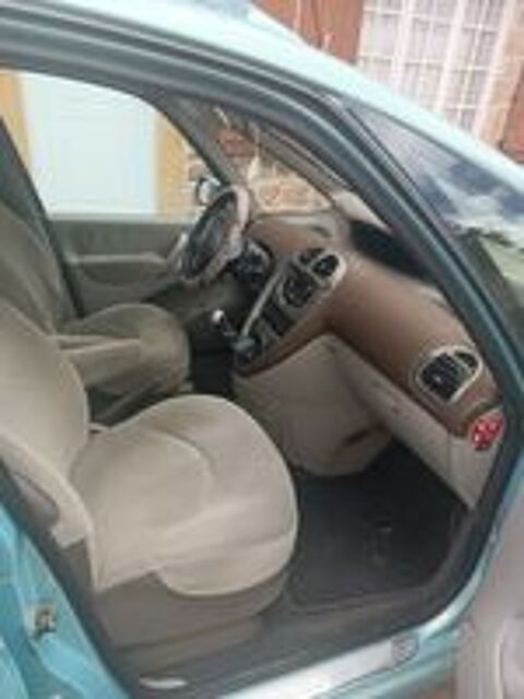 Picasso Xsara 1.8i 16V Exclusive 2004 occasion 69870 Saint-Just-d'Avray