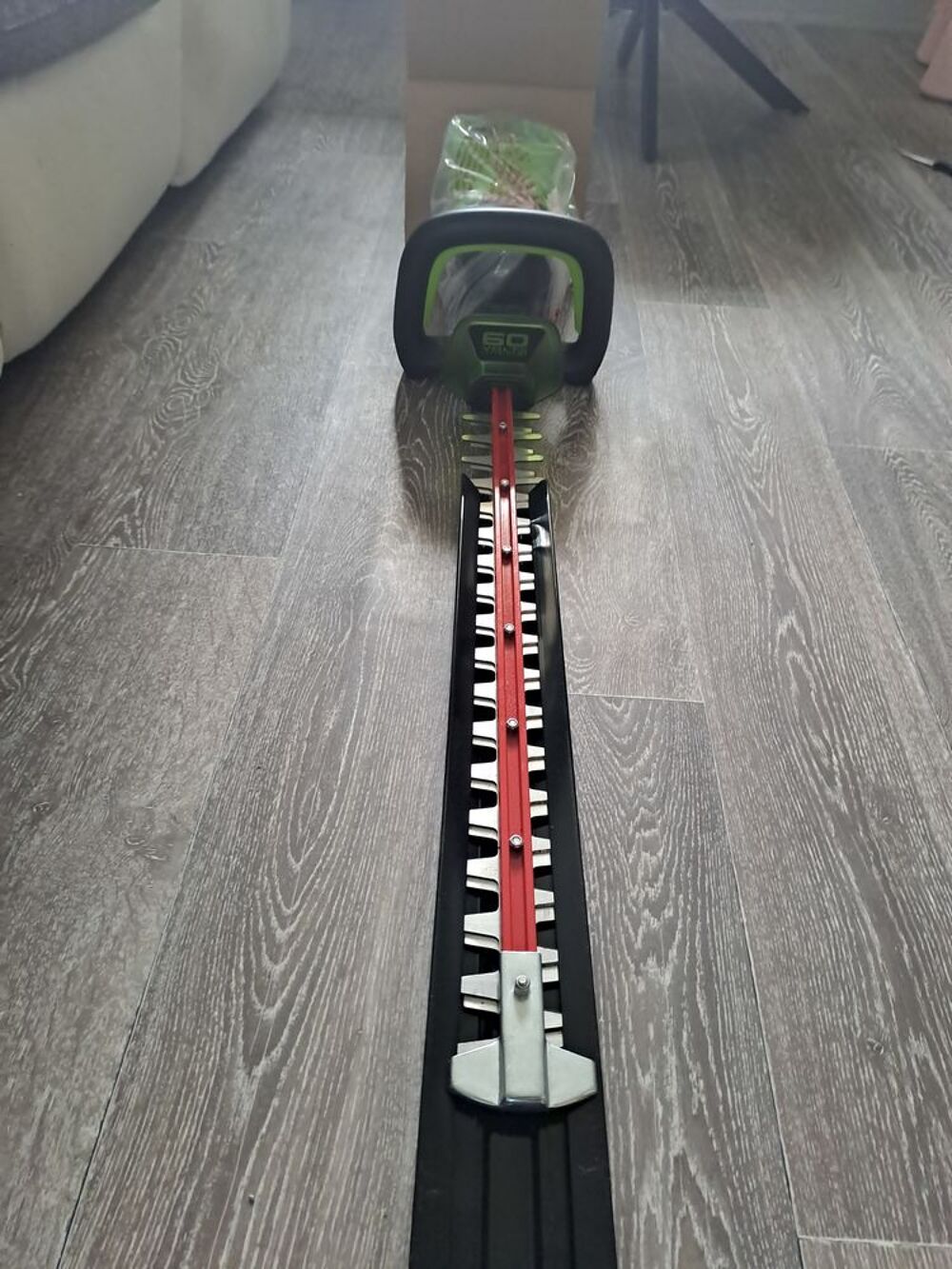 Taille-haies Greenwood 60V ? Neuf sous emballage Jardin