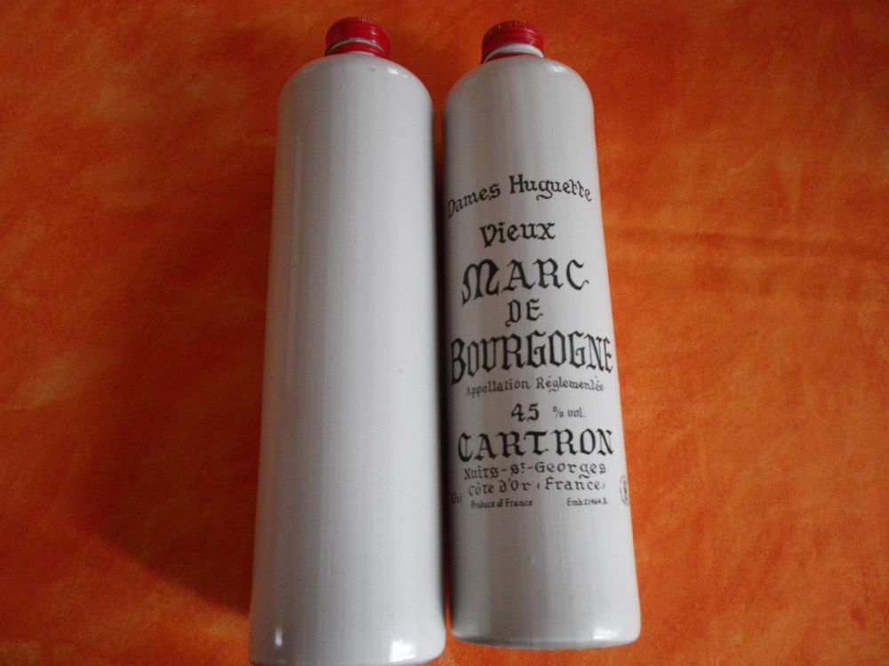 2 bouteilles digestifs Cuisine