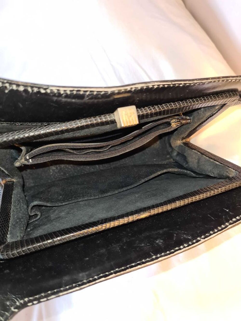 sac &agrave; main vintage .Ann&eacute;es 50.TBE pour son &agrave; &cent;ge.Cuir effet lezard.Clutch. Maroquinerie