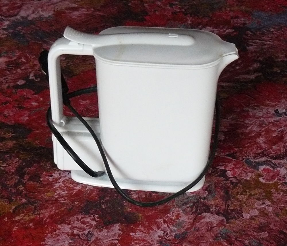 BOUILLOIRE DE VOYAGE Cuisine