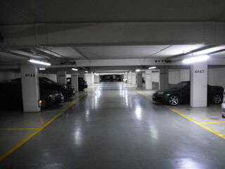  Parking / Garage  louer 12 m Paris