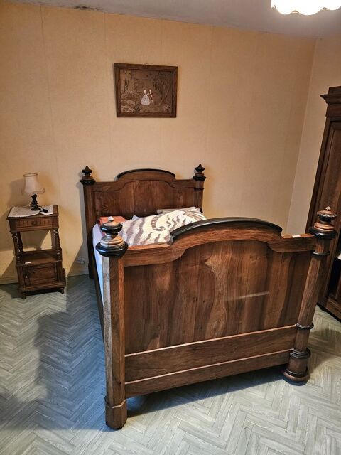 Lit Charles X en noyer massif 280 Gardonne (24)