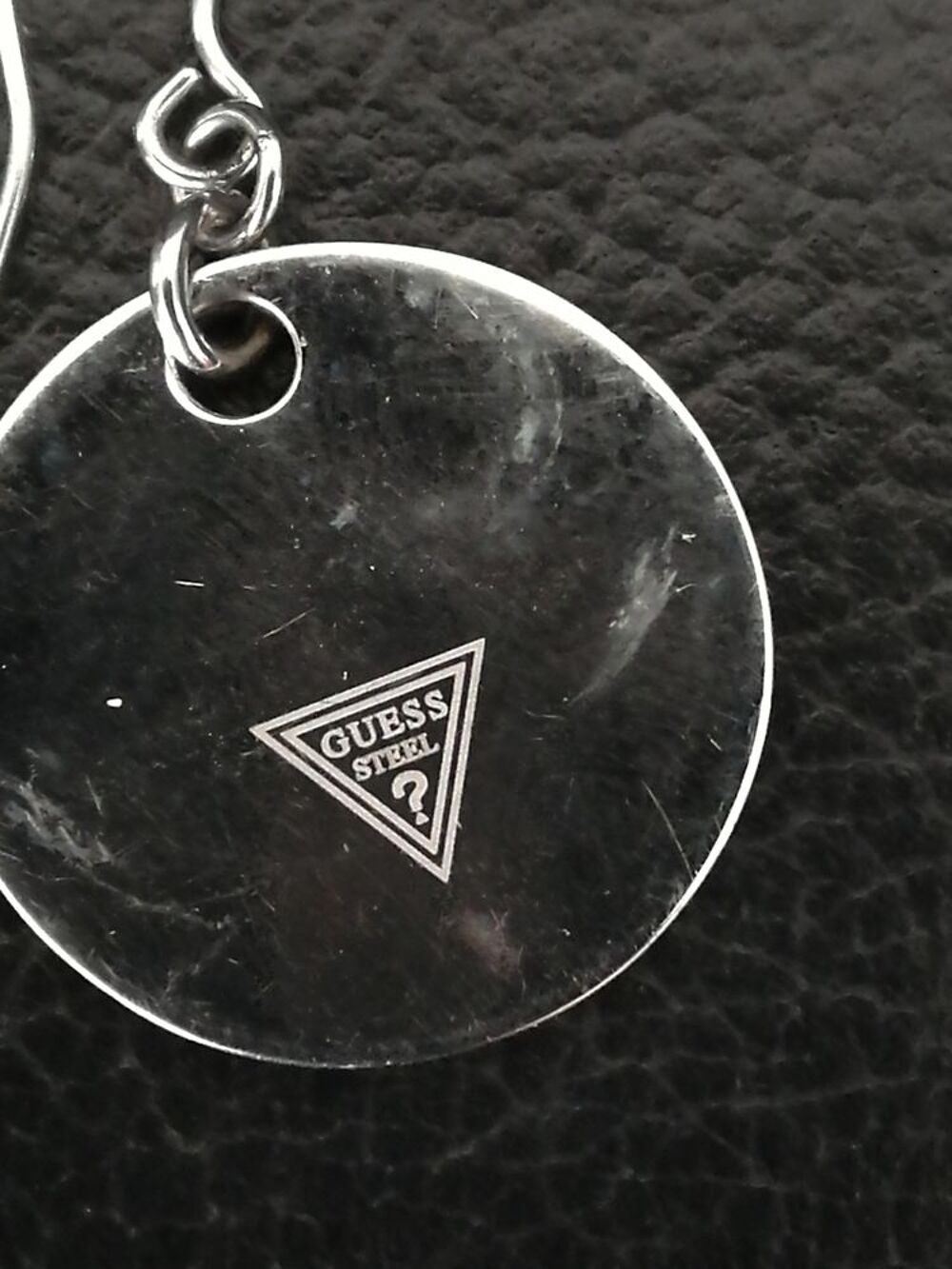 Boucle d'oreille disque m&eacute;tal Guess Bijoux et montres