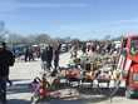 BOURSE MOTO / AUTO &amp; VIDE-GRENIER 
Vide grenier, marché aux puces, braderie