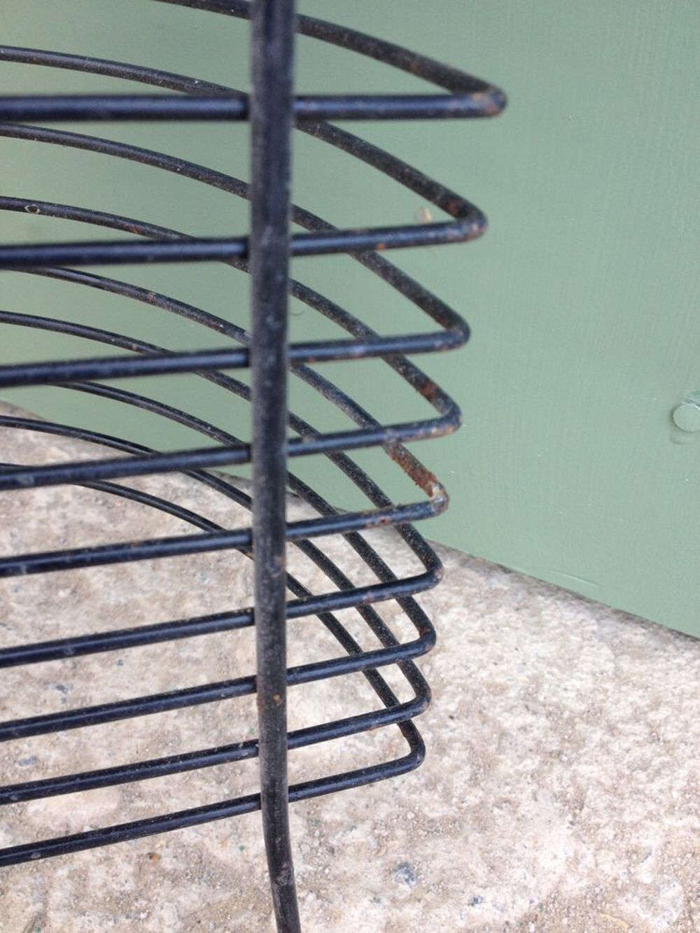 Objet utile &eacute;tag&egrave;re de rangement noir &agrave; suspendre pour CD
Meubles