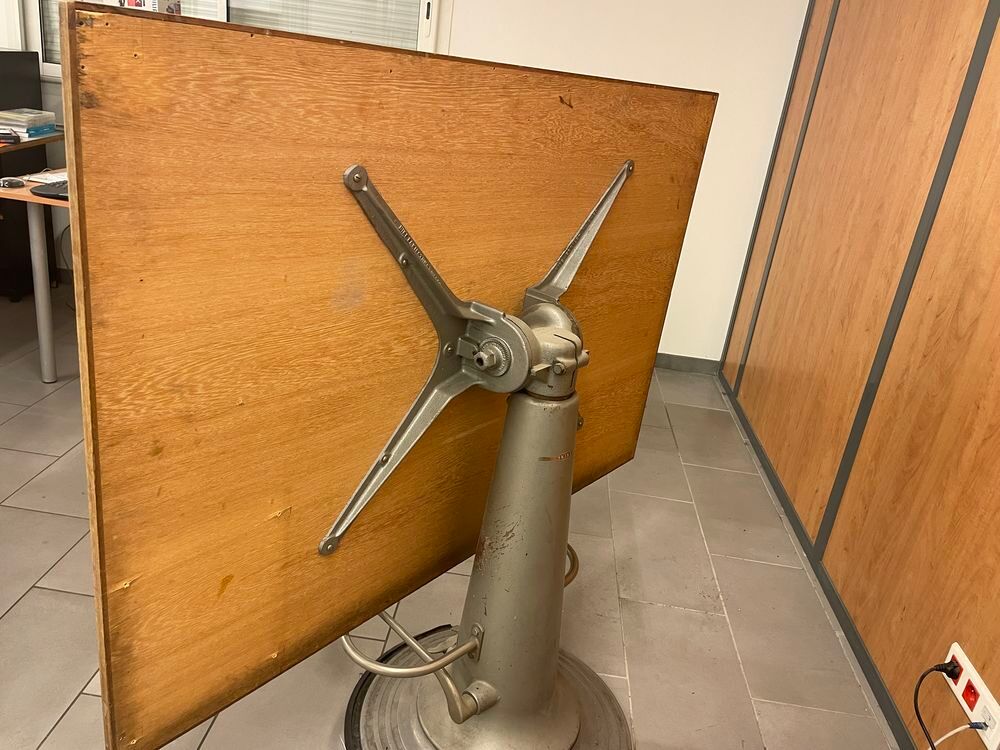 BELLE TABLE VINTAGE 100 x 150 cm Meubles