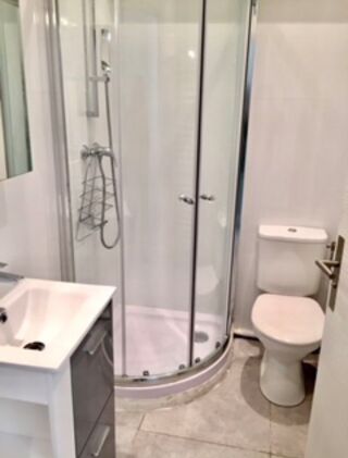  Appartement à louer 4 pièces 100 m²