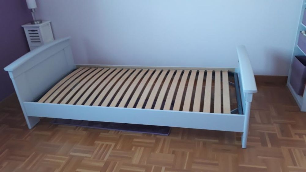 Lit enfant 1 personne + sommier Meubles