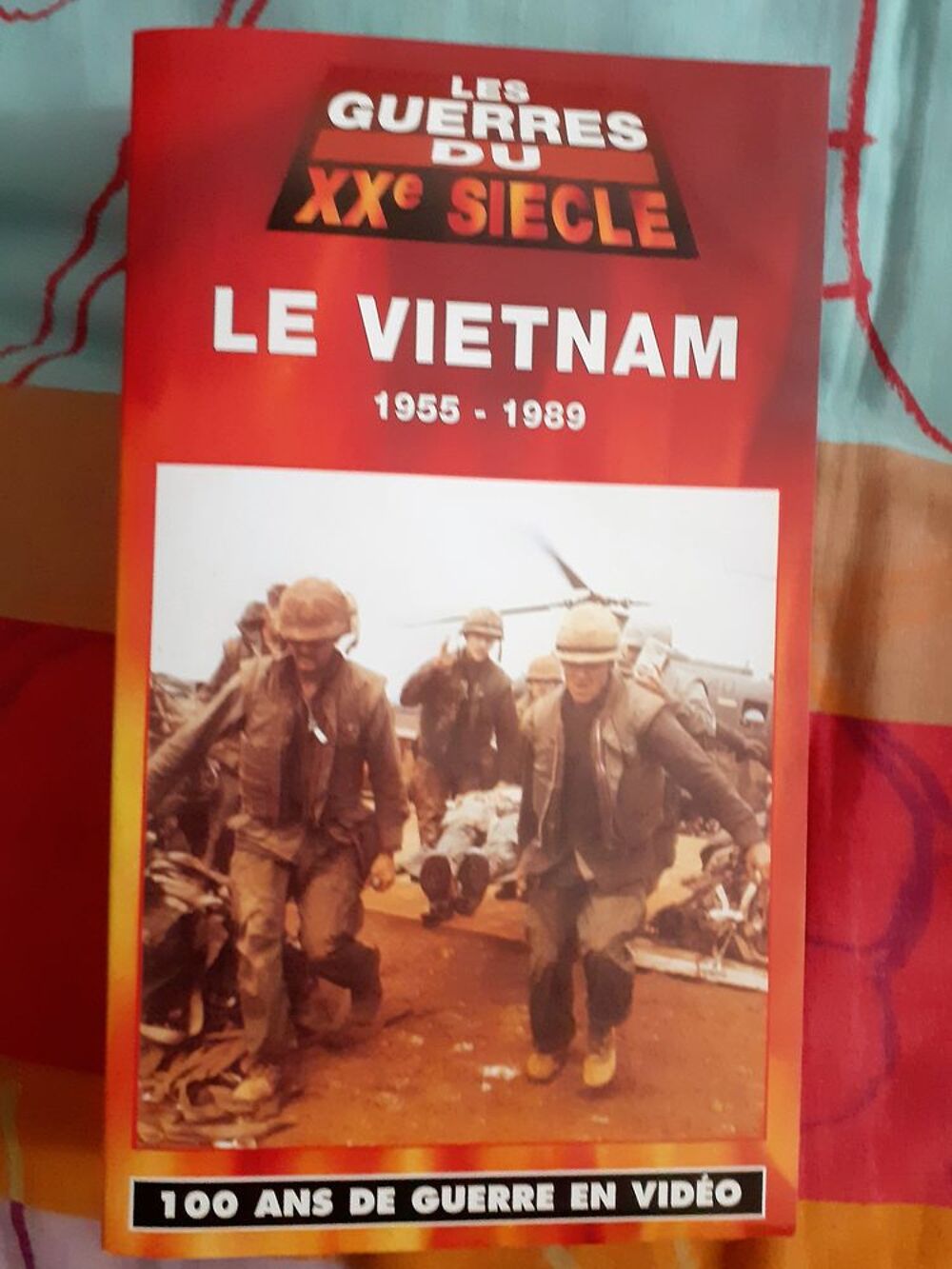 47 Jaquettes de VHS sur les guerres et les grandes batailles 