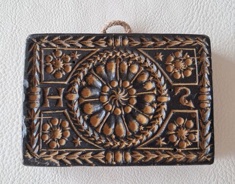 moule d�coratif en cire dure avec attache murale 
20 Carnon Plage (34)