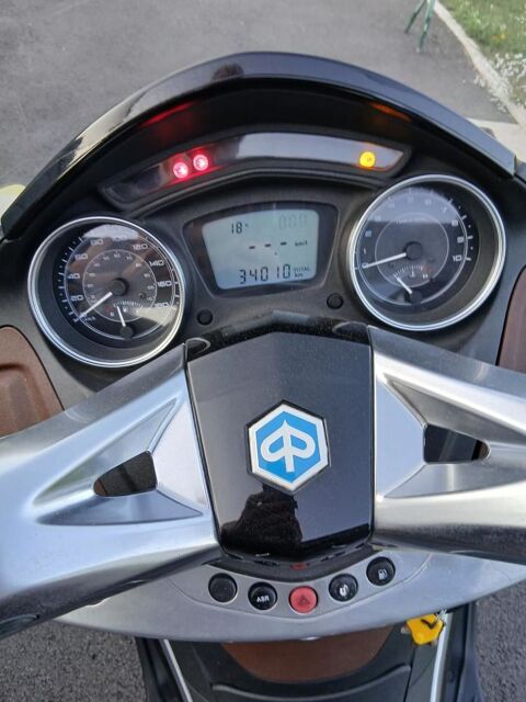 Scooter PIAGGIO 2012 occasion Sury-pr&egrave;s-L&eacute;r&eacute; 18240
