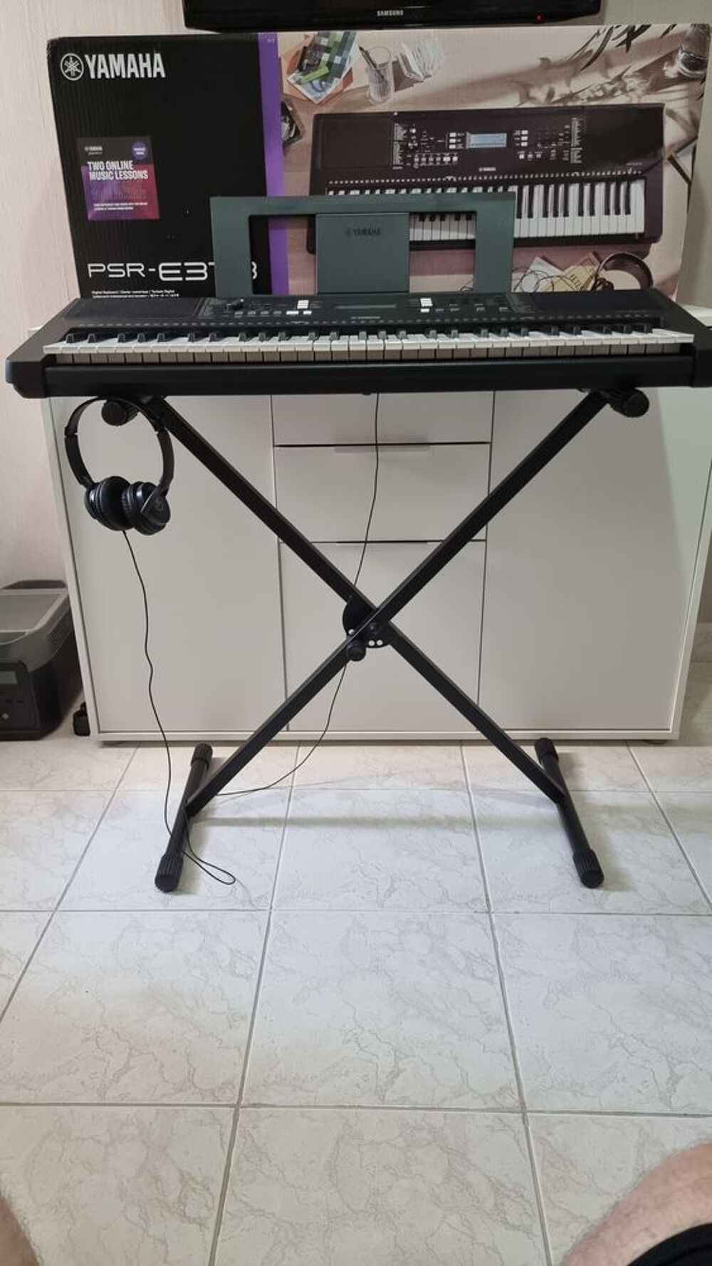 Yamaha - PSR-E373 + Accessoires Instruments de musique