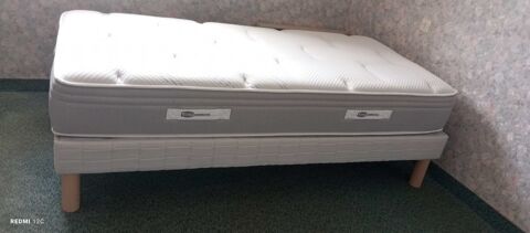 matelas Simmons et sommier Epeda 90x190 Challans (85)