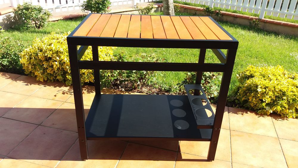 PLANCHA GAZ MANIA 60 INOX marque ENO. 
Avec table &amp; housse Jardin